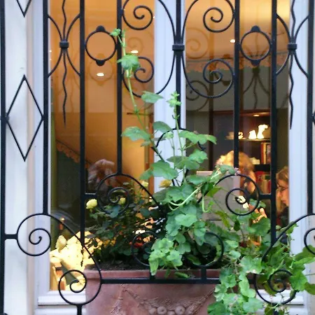 Hotel Les Jardins Du Luxembourg