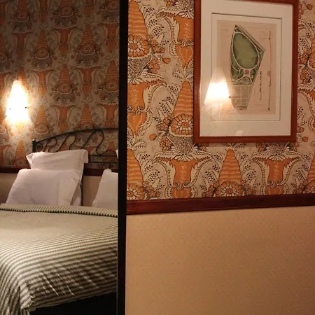 Les Jardins Du Luxembourg Hotel 4*