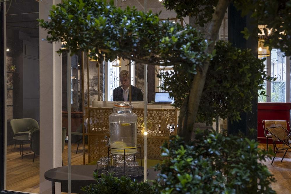 Les Jardins Du Luxembourg 4*